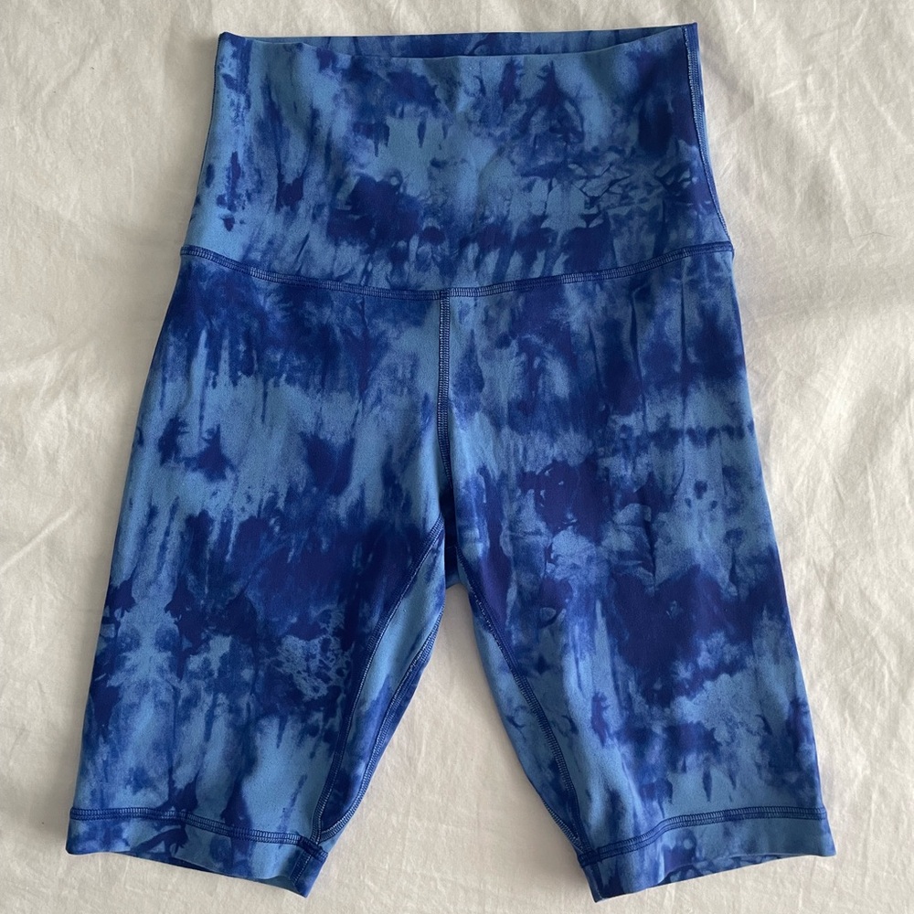 Lululemon Blue Tie-Dye High-Rise Biker Shorts | Size 2 - Picture 5 of 6